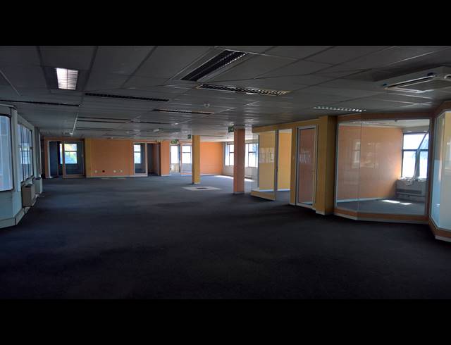 4,400M² BUILDING TO LET IN BEDFORDVIEW